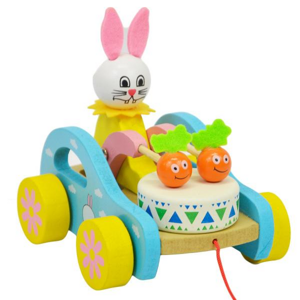 Drevené auto zajac - hračka na ťahanie